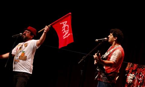 Show de humor em Macapá leva histórias de ribeirinhos da Amazônia para o teatro